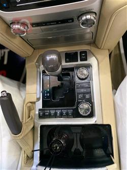 تۆیۆتا لاند کروزەر